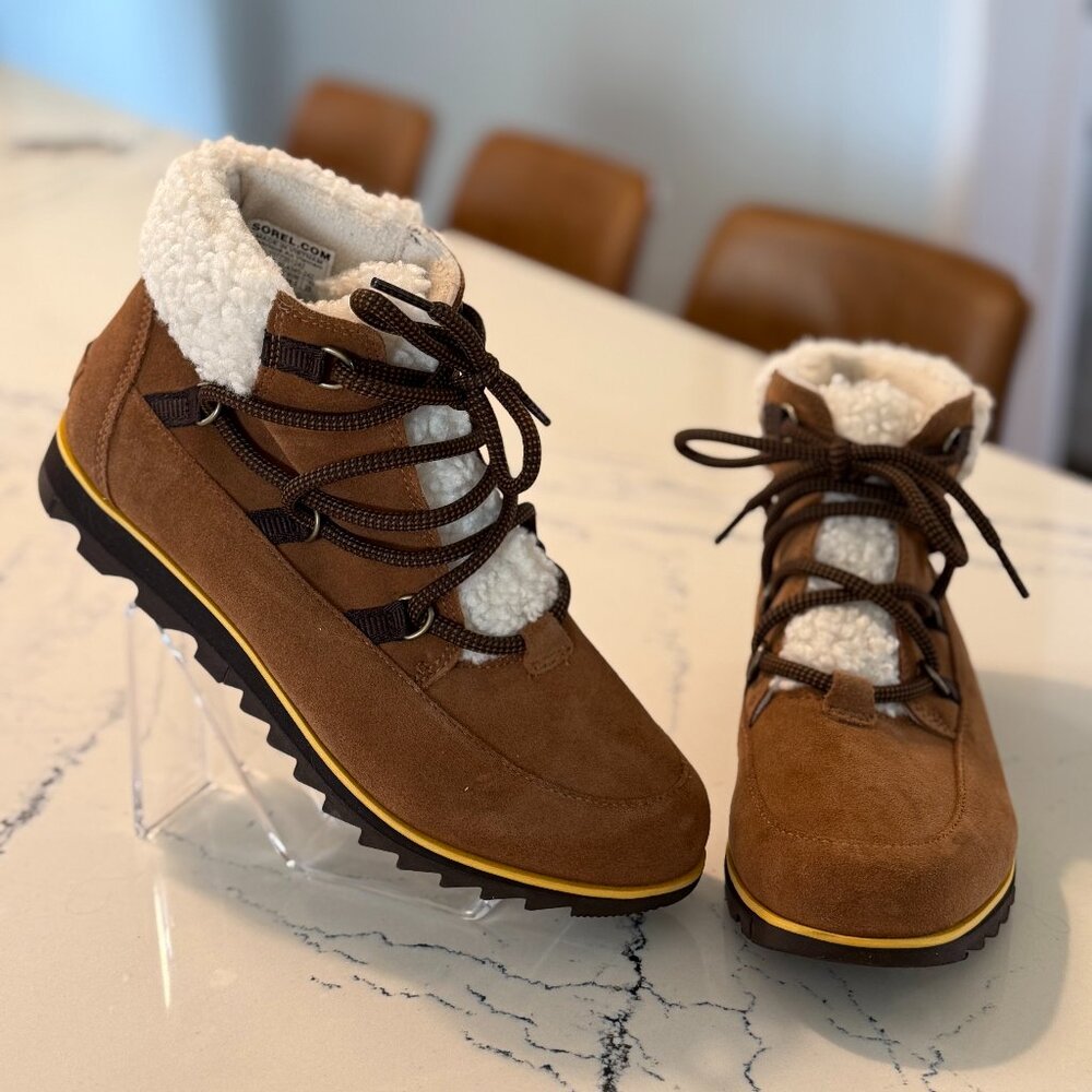 SOREL Women's Waterproof Boot | NL4345-242 | Size 8.5 | Brown w/Cream Shearling